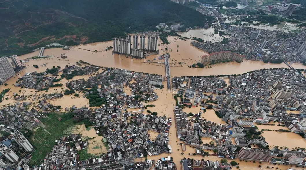 暴雨无情，华汛无畏！紧急驰援筑起抗洪抢险“安全防线”