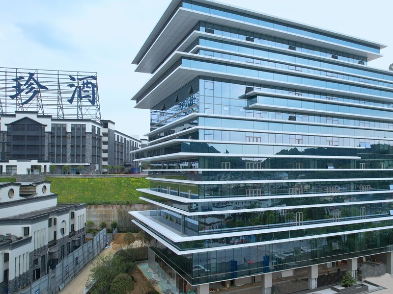 “钢幕映遵义，珍酒筑辉煌”——金为新材赋能贵州珍酒大楼铸造新地标