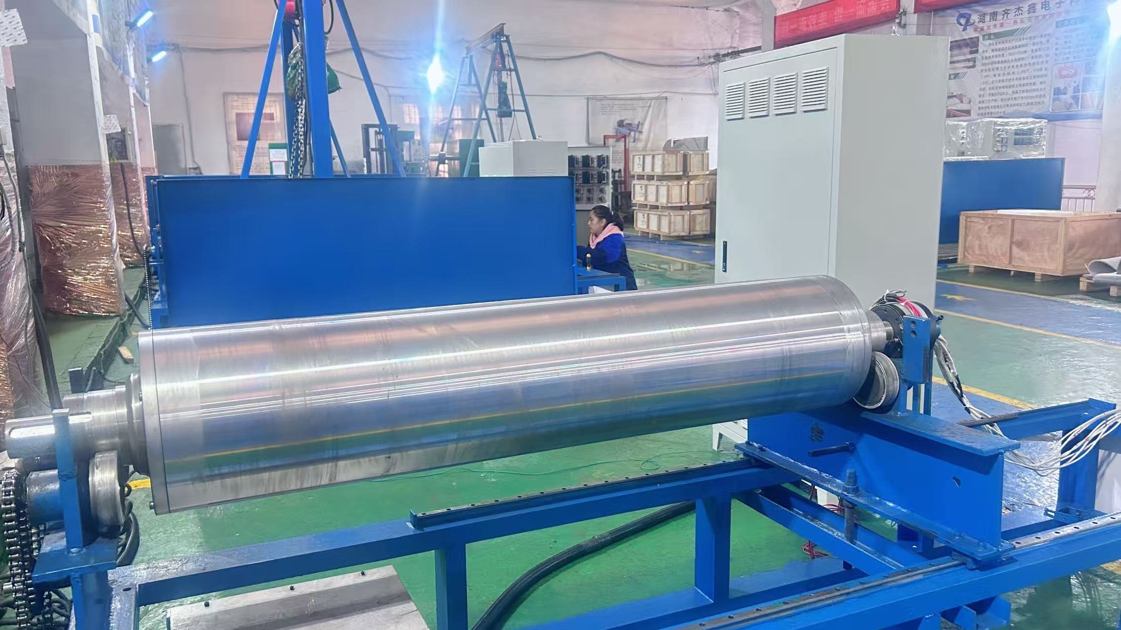 电磁加热辊--升温调试中 电磁加热辊--升温调试中