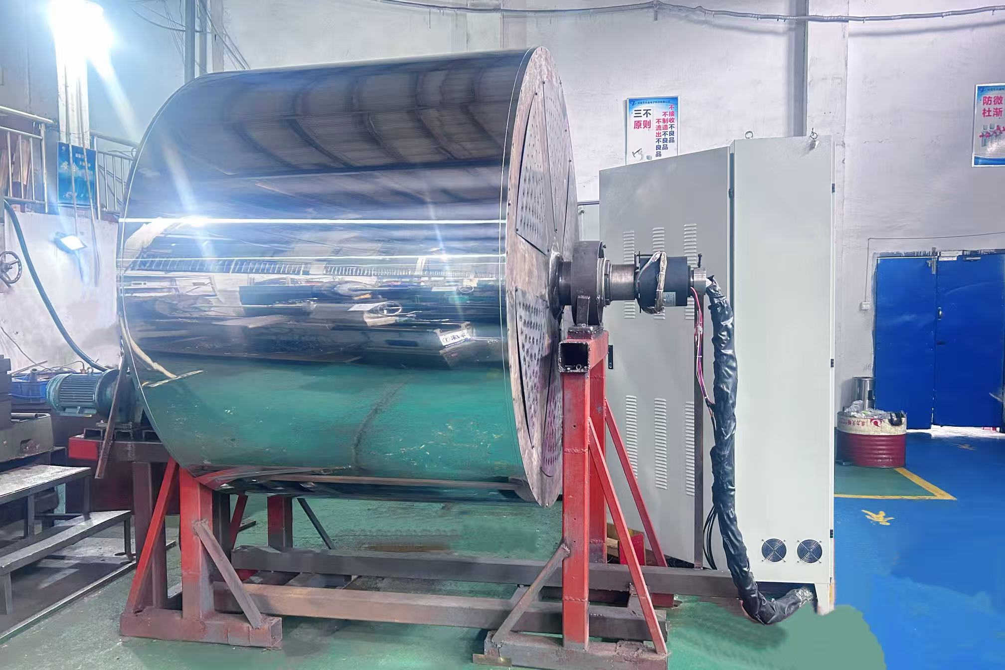 直径2米电磁加热辊--升温调试中